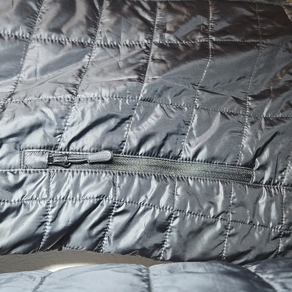 L.L. Bean Women's PrimaLoft Quilted Insulated Packaway Jacket NWOT - Picture 10 of 16